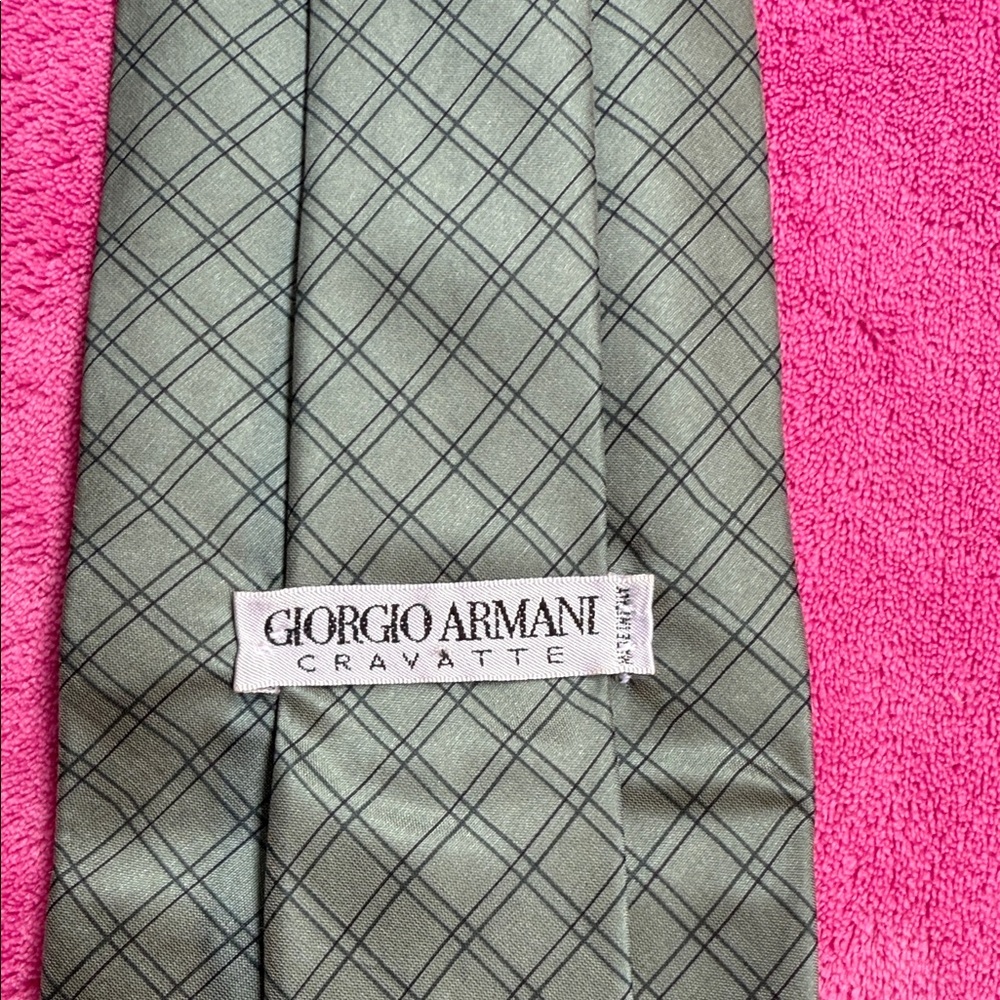 Giorgio Armani Men's Tie in Gray Plaid